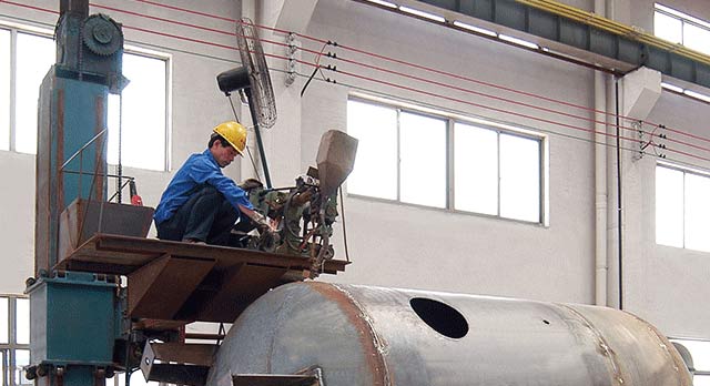 全自動焊接設(shè)備,工作效率高、焊縫平整、線條清晰